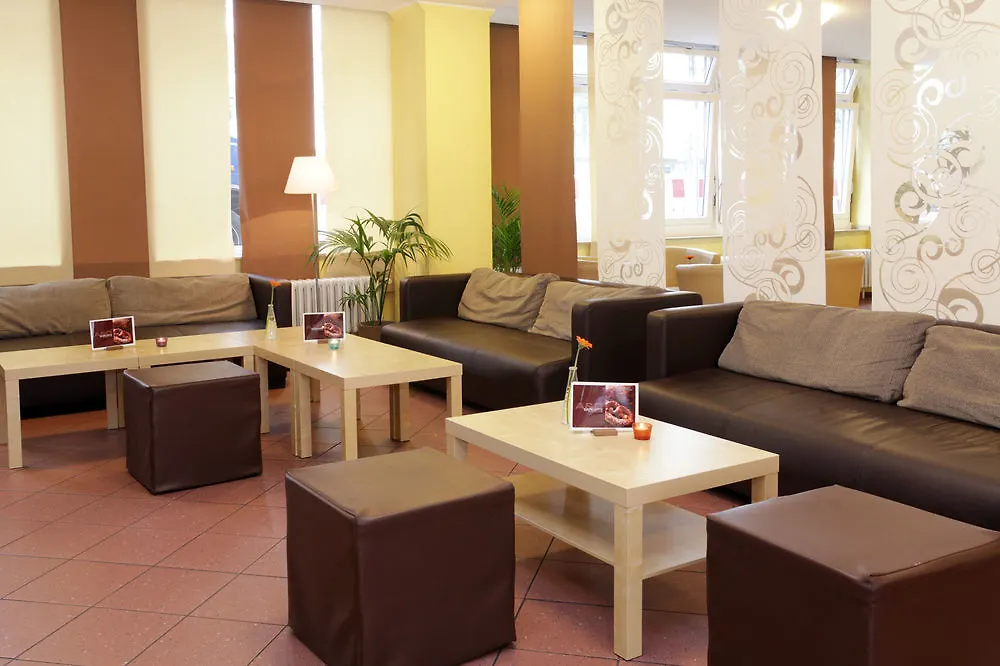 **  A&O Duesseldorf Hauptbahnhof Hotel Tyskland